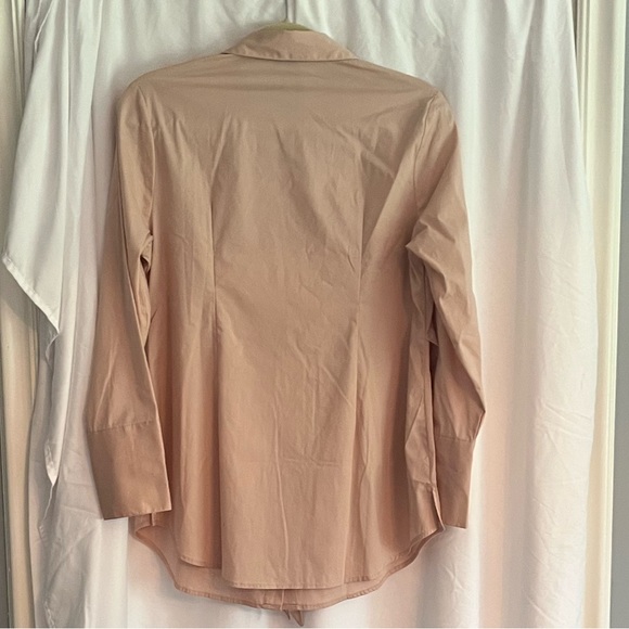 NWT Woman’s Medium Monroe & Main button down shirt $22 - Picture 6 of 6